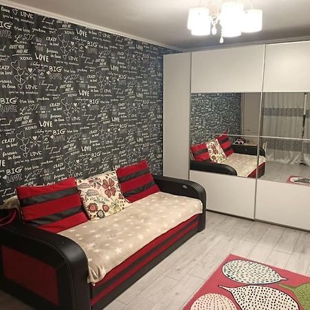 בוקרשט Private Room Near 3 Min Metrou Crangasi, 40 M2 מראה חיצוני תמונה