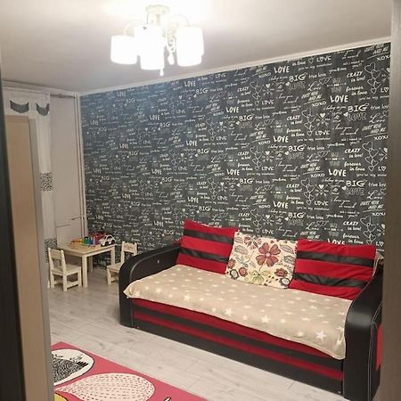 בוקרשט Private Room Near 3 Min Metrou Crangasi, 40 M2 מראה חיצוני תמונה