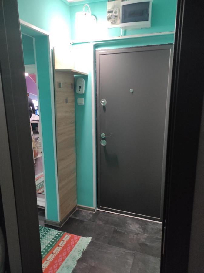 בוקרשט Private Room Near 3 Min Metrou Crangasi, 40 M2 מראה חיצוני תמונה